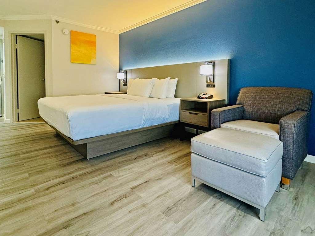 Comfort Inn & Suites Houston I-10 West Energy Corridor Rum bild