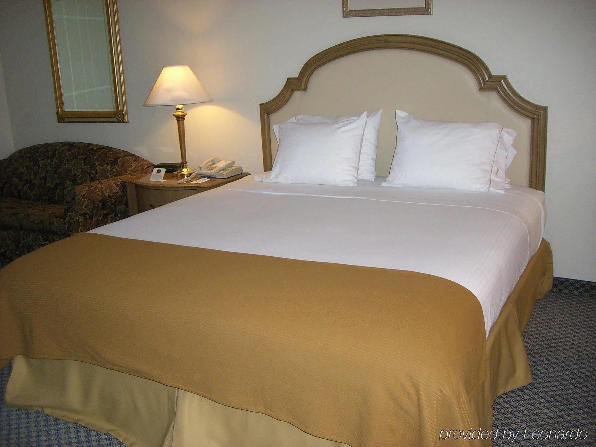 Comfort Inn & Suites Houston I-10 West Energy Corridor Rum bild